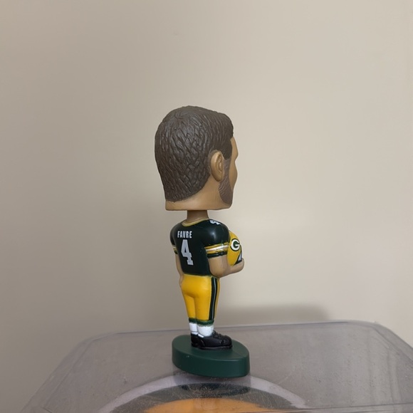 Brett Favre Bobblehead Action Figure - Picture 7 of 9